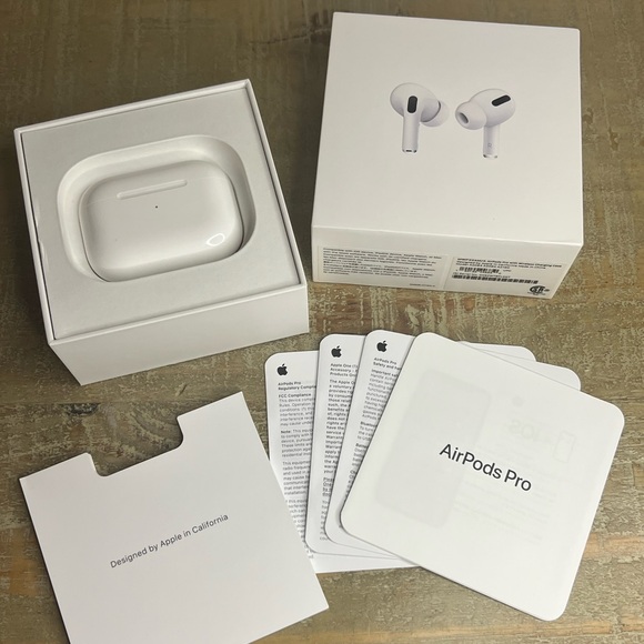 Apple AirPods Pro - Picture 6 of 16